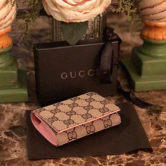 Gucci Handbags - AUTH Gucci Wallet / Cardholder EXC COND WITH BOX🌸